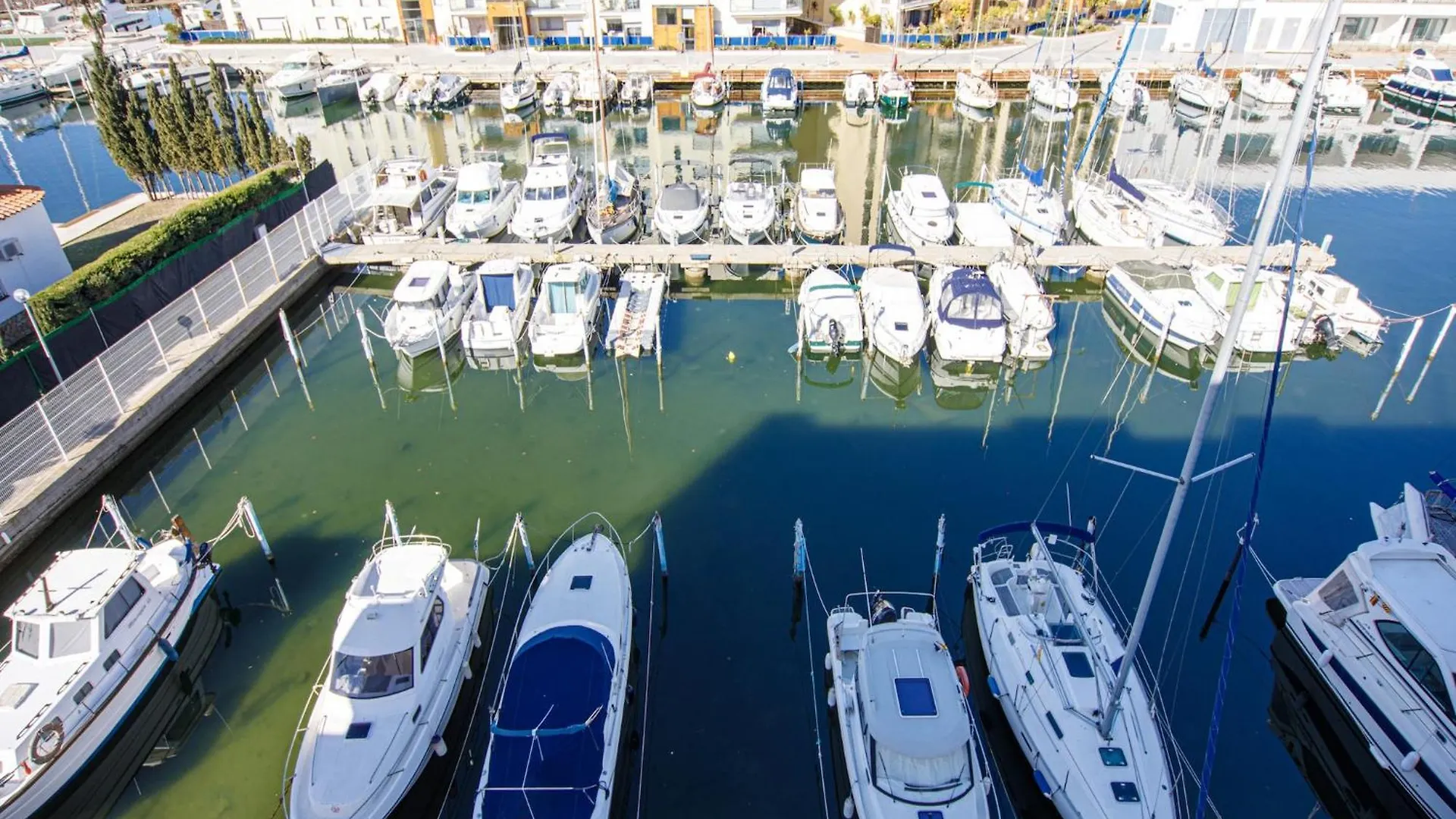 Beautiful Apartment With View Empuriabrava Spain